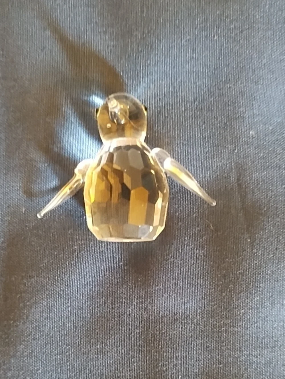 SWAROVSKi CRYSTAL MINIATURE PENGUIN, 1985 KINGDOM OF ICE AND SNOW.